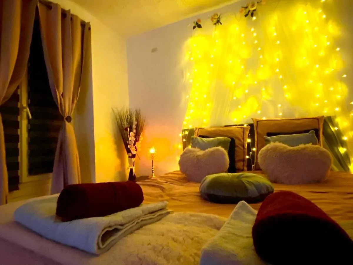 Love hotel Cosy & Spa Appartement Luxe Jacuzzi Sauna Suite Cristal Avignon